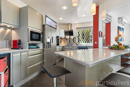 A LOUER - Bail meublé étudiant - VILLA T5 de 209 m2 avec piscine - CONDE CONCESSION - Photo 2