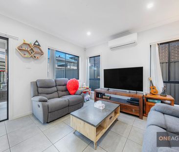 For Rent: Modern 4-Bed Family Home in Prime Riverstone Location - Photo 5