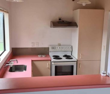 Private 1 bedroom stand alone home in Bellevue - Photo 3