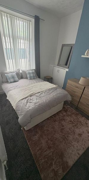 1 bedroom in a house share to rent - Photo 1