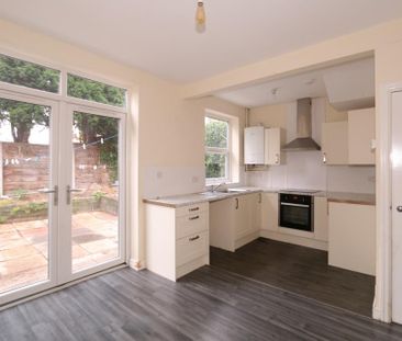3 bedroom semi-detached house to rent - Photo 6
