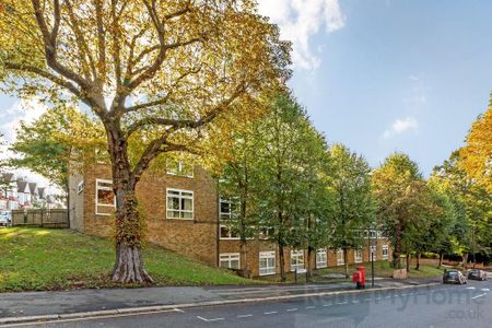3 bedroom flat to rent - Photo 4
