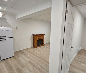 For Lease - 217 Thoms Crescent, Newmarket, Ontario - Photo 1