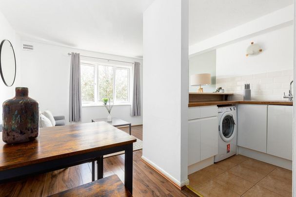 1 bedroom flat to rent - Photo 1
