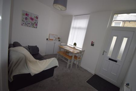 1 bed house share to rent in Sandhurst Street, Burnley, BB11 - Photo 3