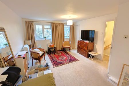 Bankside, Woking - 1 bedroomProperty for lettings - Seymours - Photo 3