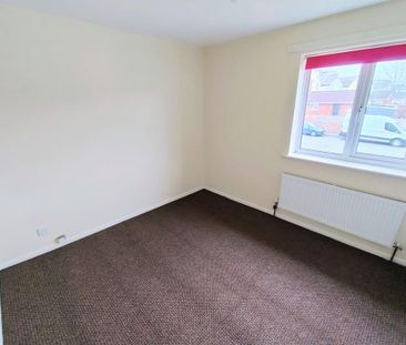 2 bedroom semi-detached house to rent - Photo 3