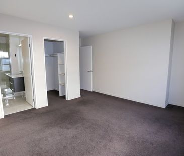 ST ALBANS – 4 BEDROOM, 2 BATHROOM - Photo 2