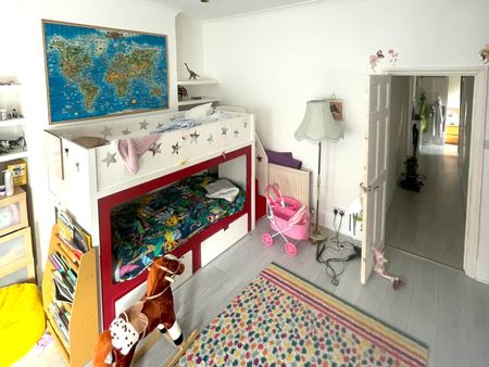 2 Bed Flat, Long Lane, N3 - Photo 3