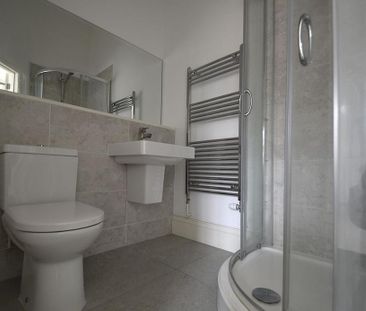 2 bedroom flat to rent - Photo 6