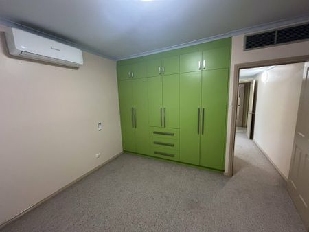 3 BEDROOM, 1 BATHROOM HOUSE IN BRAITLING WITH OUTDOOR SPA - Photo 3