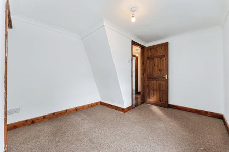 High Street - Photo 3