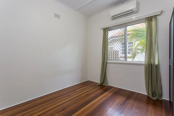 32 Kanumbra Street, Coorparoo. - Photo 1