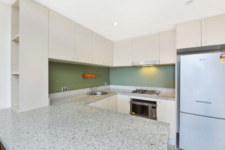 Executive Apartment In Prime Location - Photo 3