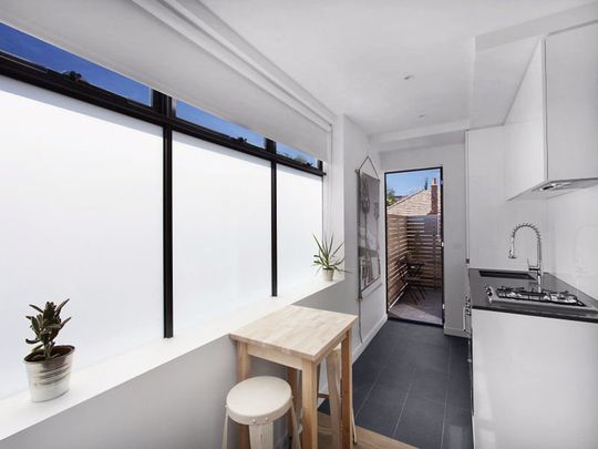 Stylish Apartment in a Lifestyle Location! - Photo 1