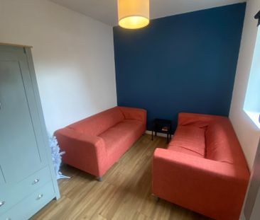 Lovely Double Room With Private Shower - Photo 6