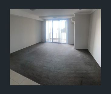 TWO BED APARTMENT IN PARK CENTRAL !!!! - Photo 2