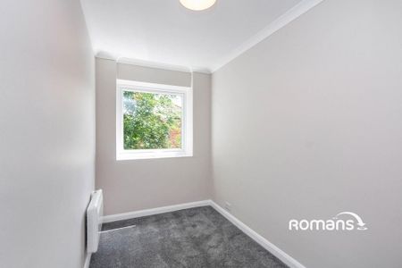 3 bedroom flat to rent - Photo 4
