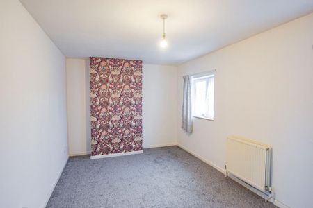 2 bedroom semi-detached house to rent - Photo 4