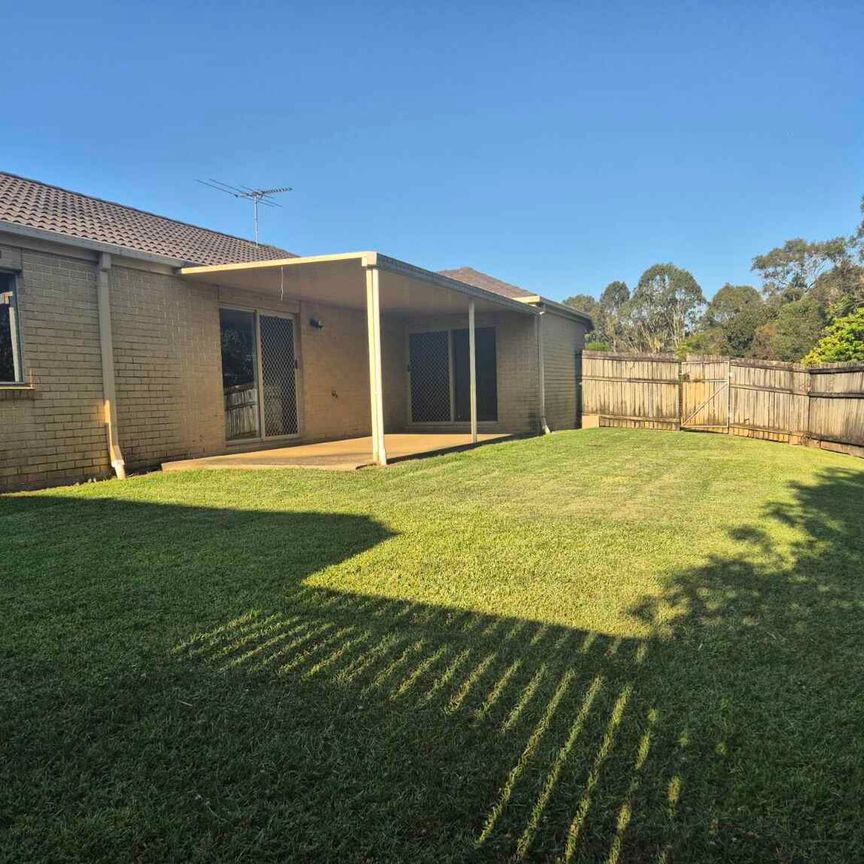 CABOOLTURE - FAMILY & LOCATION - Photo 1
