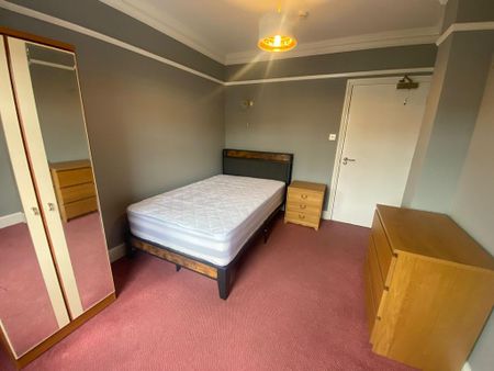 1 bedroom in a house share to rent - Photo 4