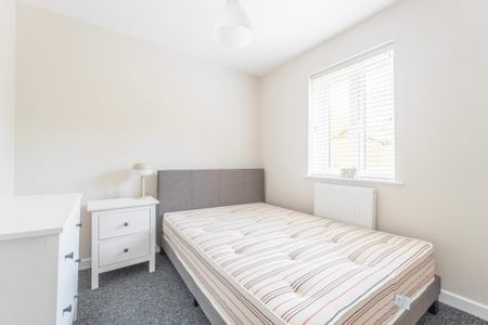 6 bedroom semi-detached house to rent - Photo 3