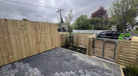 Brand New Home in a Quiet Chartwell Street - Photo 5