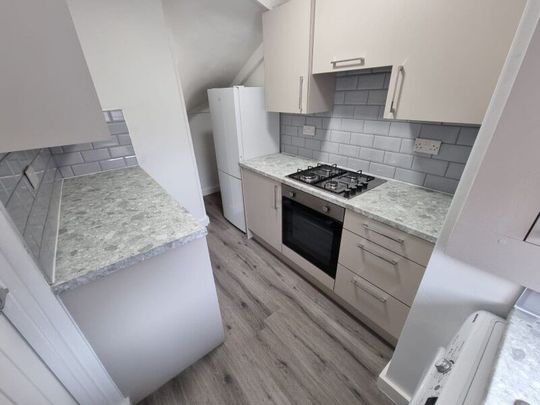 Hessle Road, Hyde Park - Photo 1