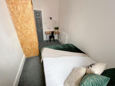 3 bedroom apartment to rent - Photo 5