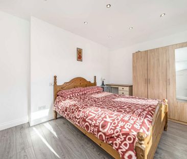 4 bedroom terraced house to rent - Photo 3