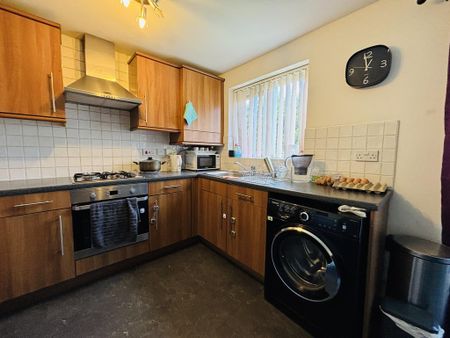 3 bedroom end of terrace house to rent - Photo 4