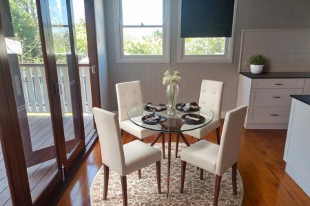 Spacious Dual-Level Family Home with 6 Bedrooms – Newly Renovated Downstairs - Photo 3