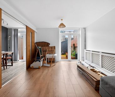 Garratt Lane, London, SW18 4SL - Photo 2