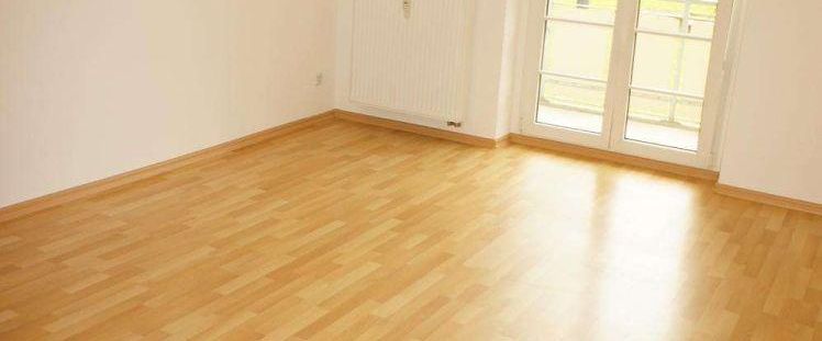 Frei ab 1.5.26 - Am Heimgarten / große Küche / Bad mit Fenster - Photo 1