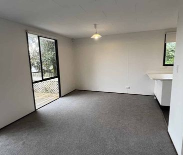 Freshly Renovated 3-Bedroom Home – 25B Devonshire Road, Unsworth He... - Photo 1