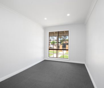 Beautiful Spacious Home - Photo 3