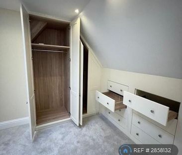 3 bedroom end of terrace house to rent - Photo 2