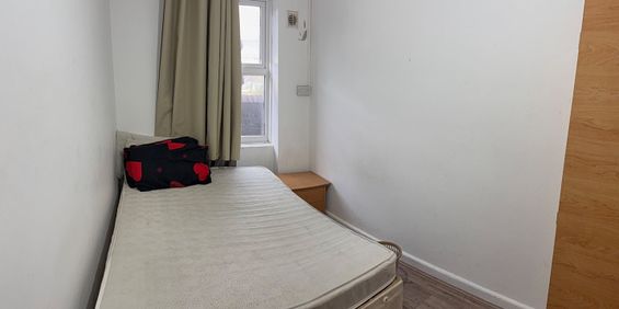 Room in a Shared Flat, Abbey House, E15 - Photo 3