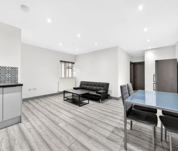 York Place, Ilford IG1 - Photo 2