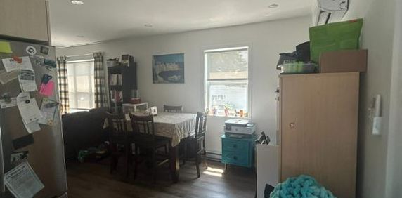 Beau logement 4 1/2 bien éclairé dans le Vieux St-Eustache - Photo 2