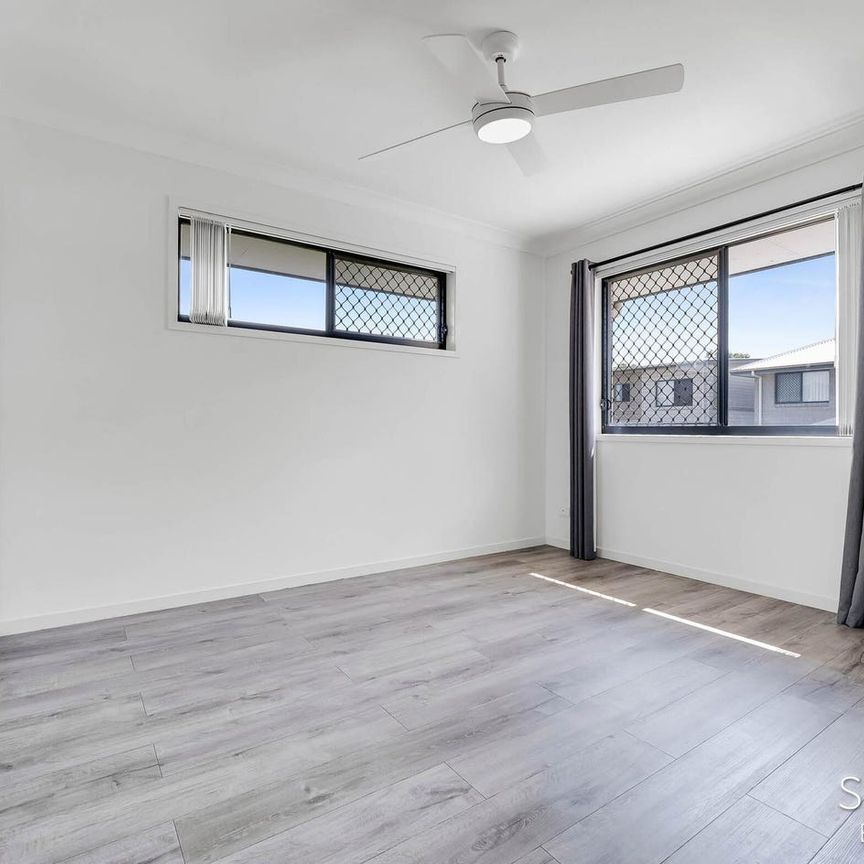 Tidy modern home in convenient location - Photo 1