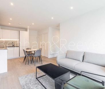 Exploration Way, Slough, SL1 - Photo 1