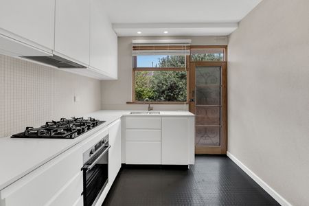4/34 Weir Street, Balwyn VIC 3103 - Apartment For Rent | Domain - Photo 4
