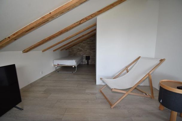 Elegantes und geräumiges Dachgeschoß - Photo 1