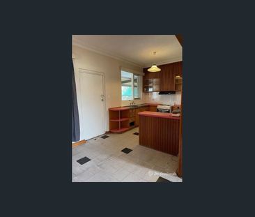 Large 2 Bedroom Older style home - Photo 5