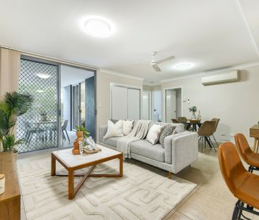 SPACIOUS, 2 BEDROOM APARTMENT WITH COURTYARD ! - Photo 1