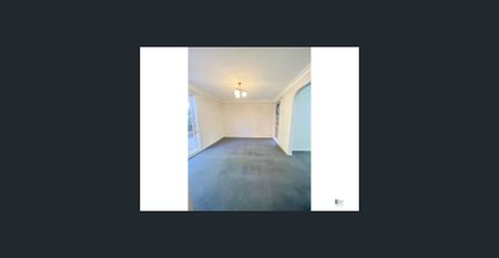 Spacious 4 Bedroom home in quaint setting. - Photo 3