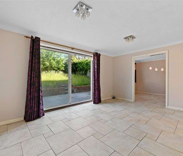 A very well presented and sought after four bedroom detached house ... - Photo 1
