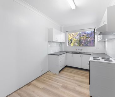 Air-Conditioned Two-Bedroom Unit with Single Garage! - Photo 5