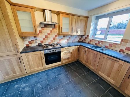 Lynn Road, Dersingham - Photo 3